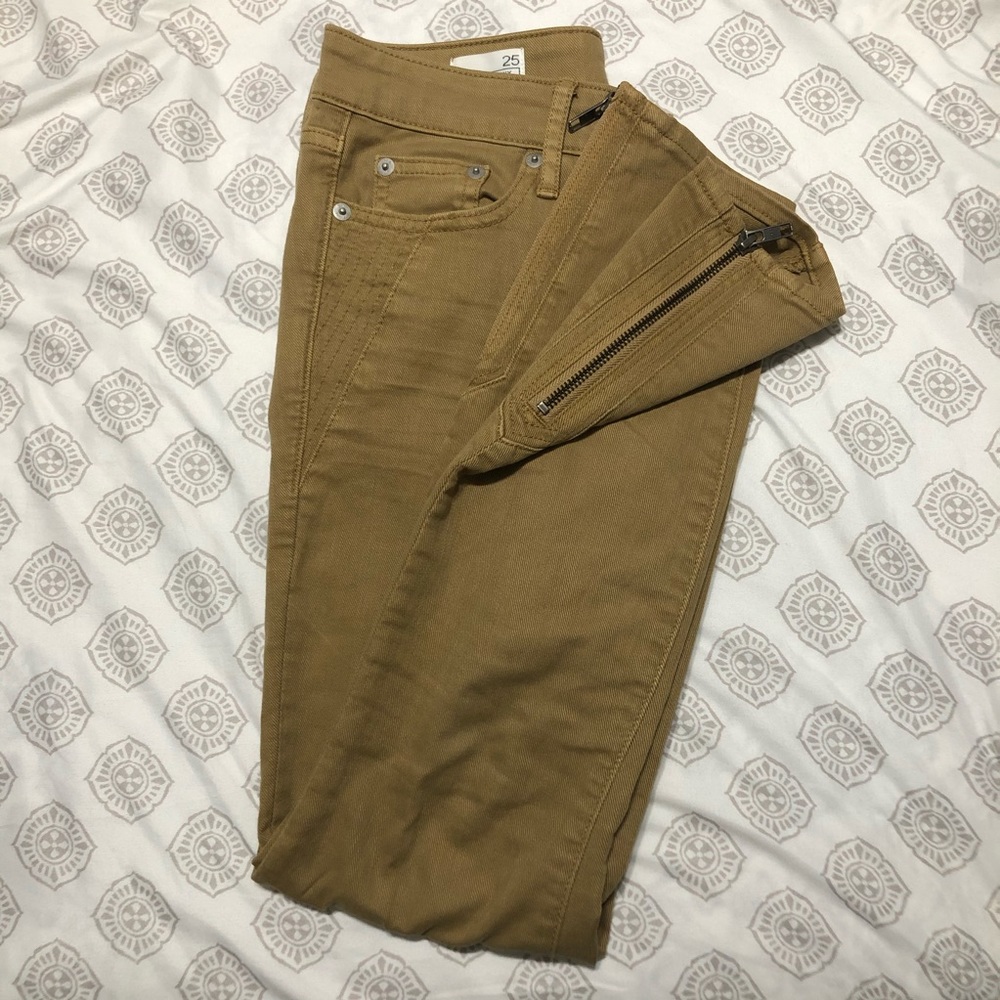Khaki colored skinny jeans!